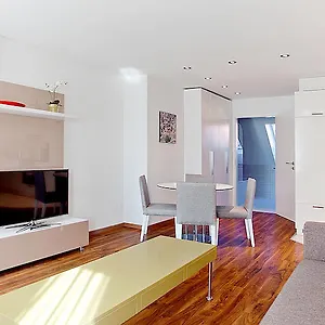 Apartment Premium By Livingdowntown